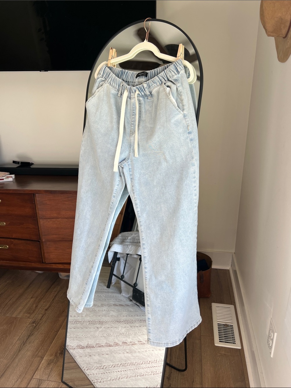 Light Wash Wide Leg Women's Jeans with Elastic Drawstring Waist